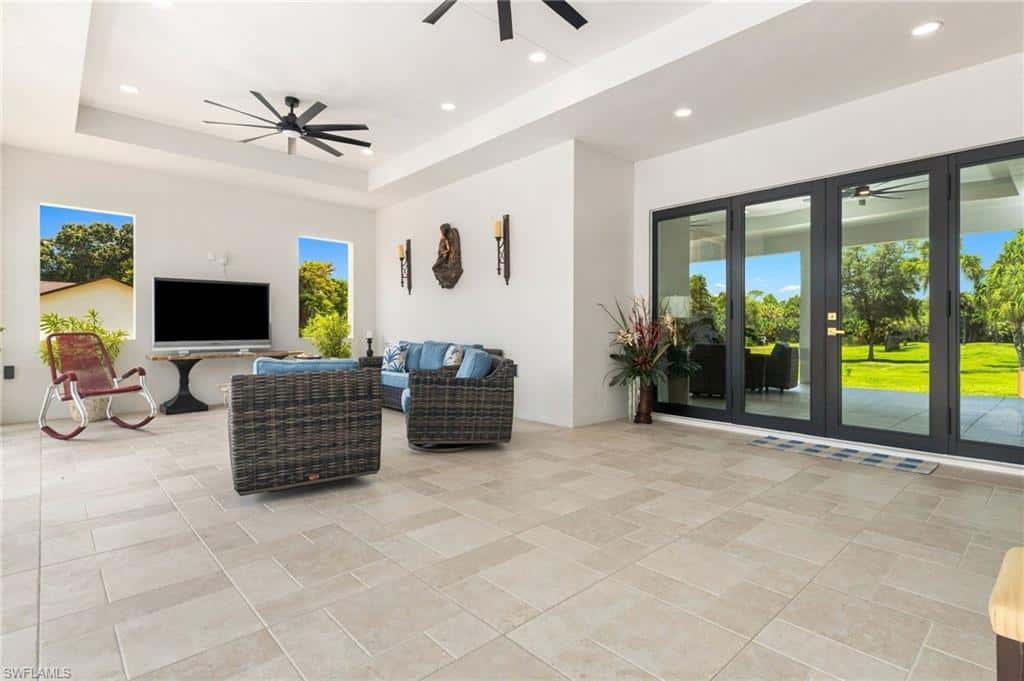 499 Golden Gate Blvd, Naples, photo 32