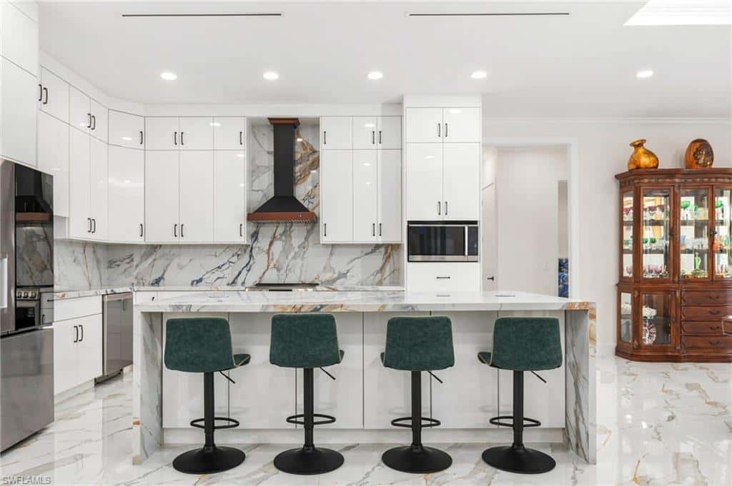 499 Golden Gate Blvd, Naples, photo 11