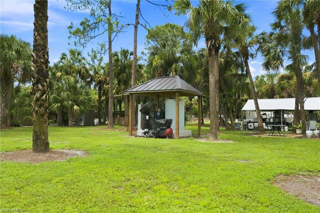 499 Golden Gate Blvd, Naples, photo 39