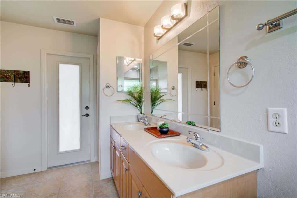 927 28th Ter, Cape Coral, photo 29