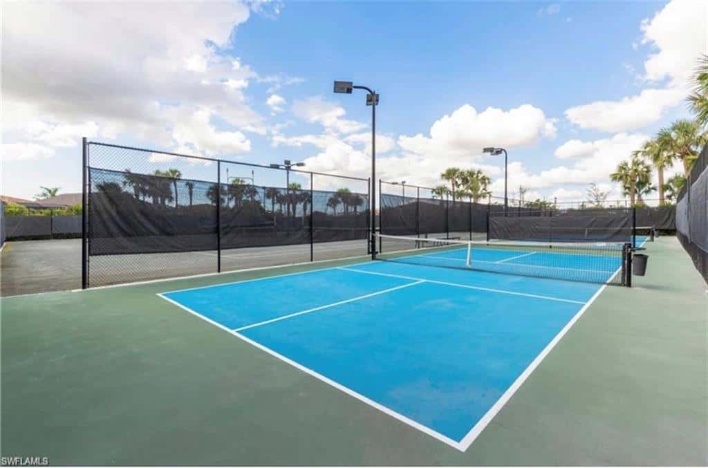 9086 Woodhurst Dr, Naples, photo 43