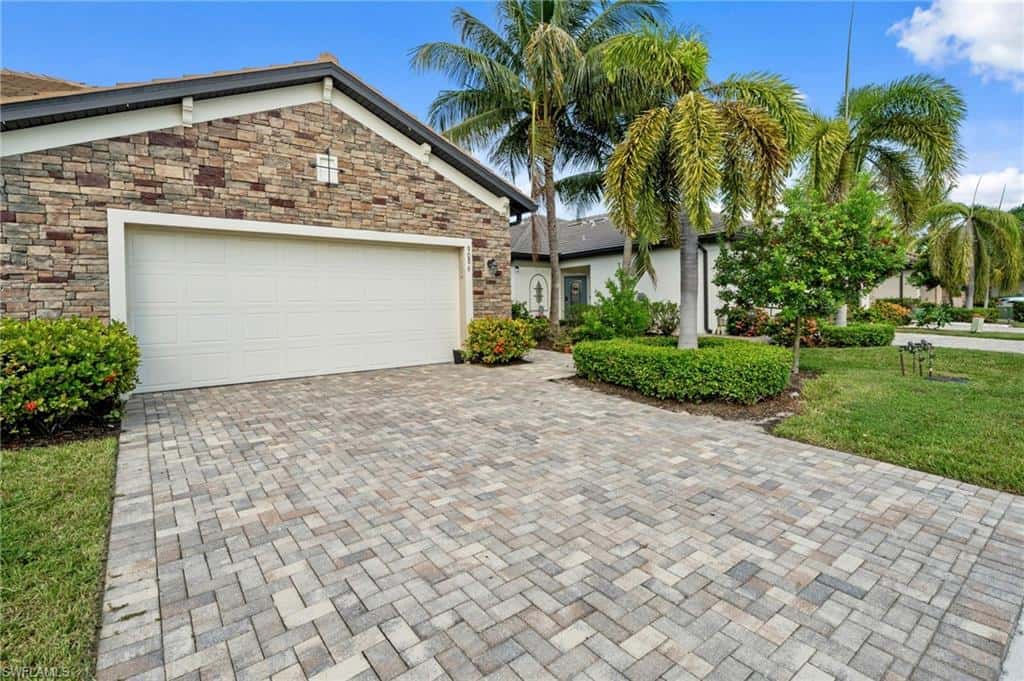 9086 Woodhurst Dr, Naples, photo 36