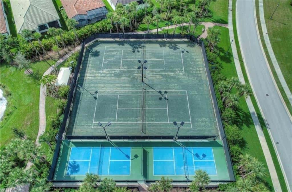 9086 Woodhurst Dr, Naples, photo 49
