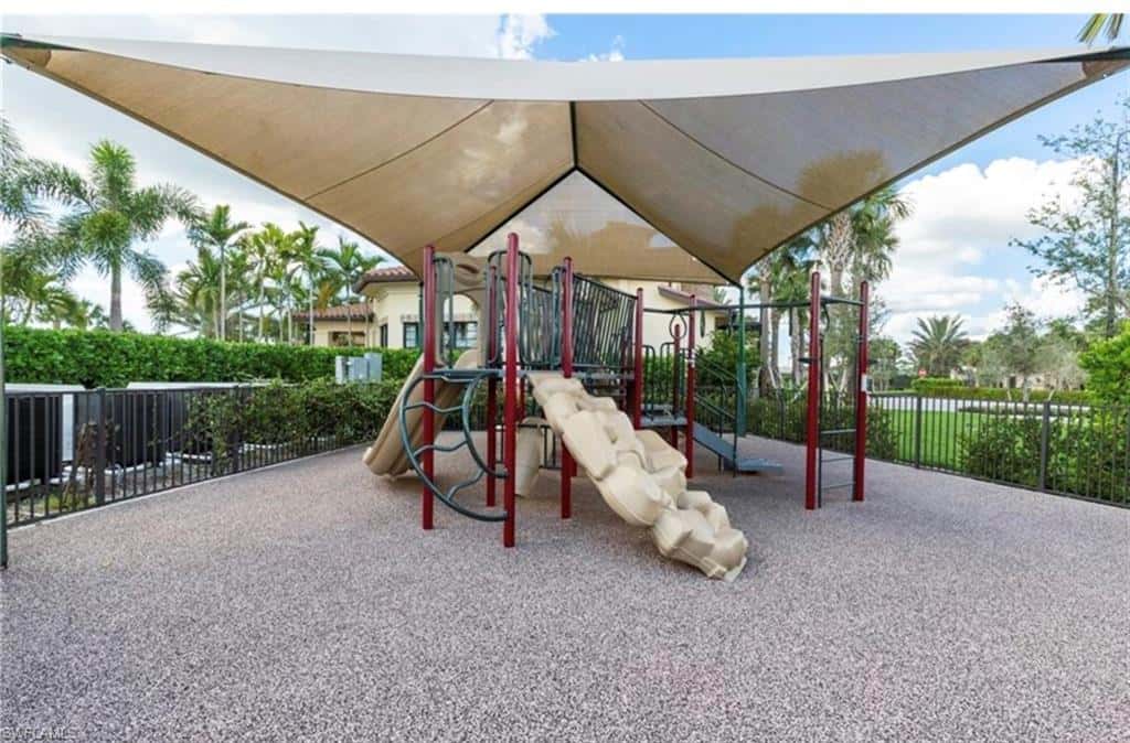 9086 Woodhurst Dr, Naples, photo 48
