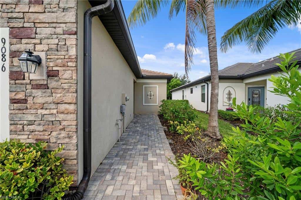 9086 Woodhurst Dr, Naples, photo 25