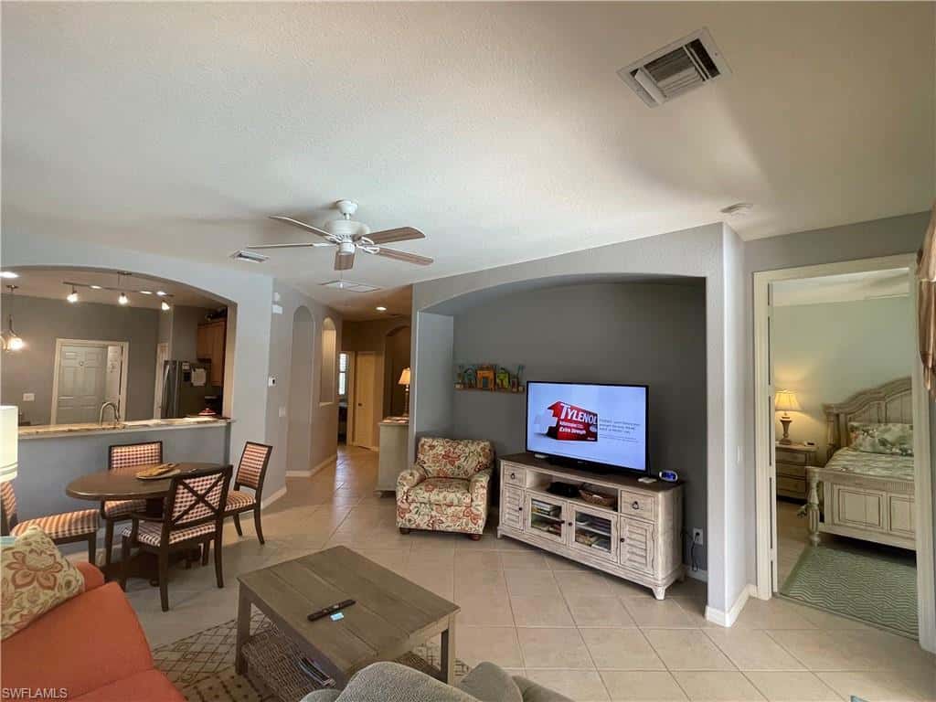 10630 Camarelle Cir, Fort Myers, photo 4