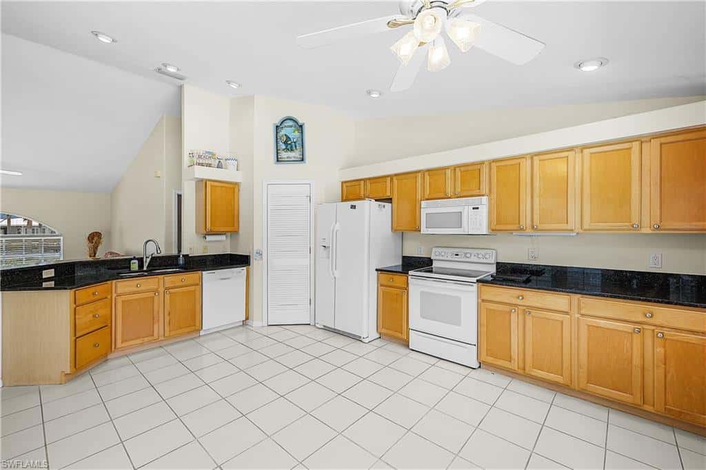 7660 Grande Pine Rd, Bokeelia, photo 28
