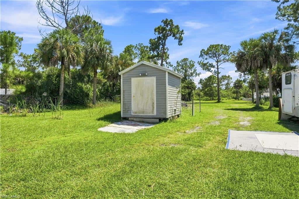 1140 Golden Gate Blvd, Naples, photo 32