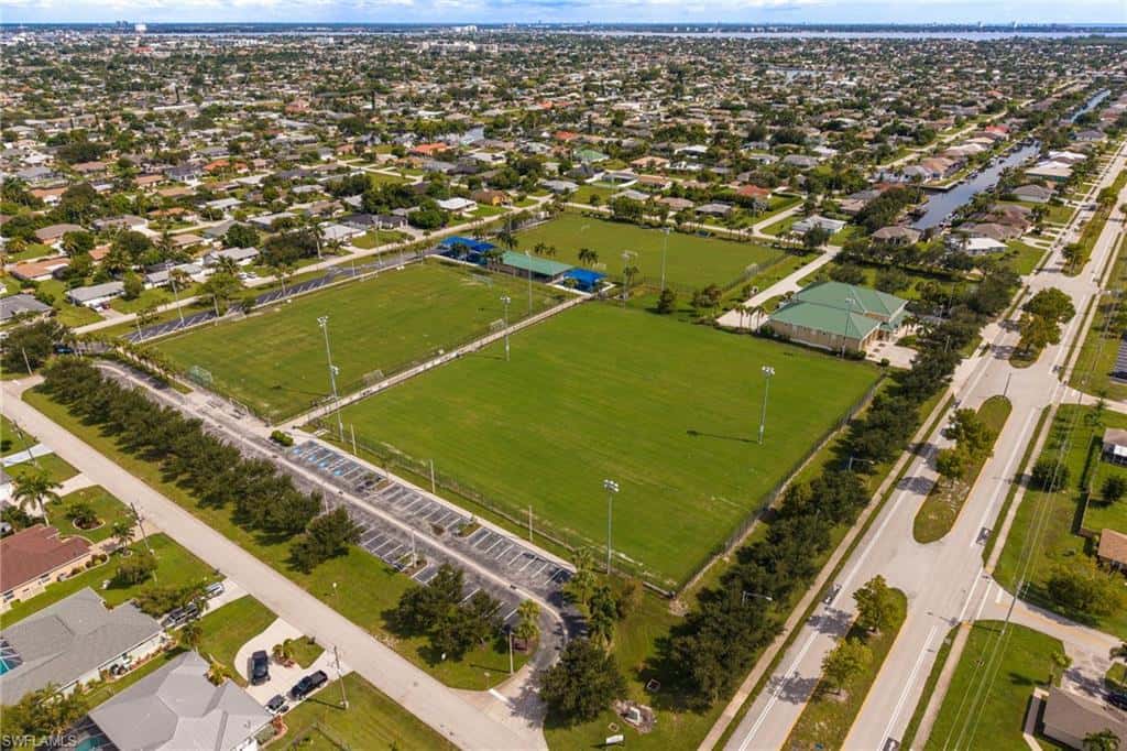 205 37th Ln, Cape Coral, photo 42