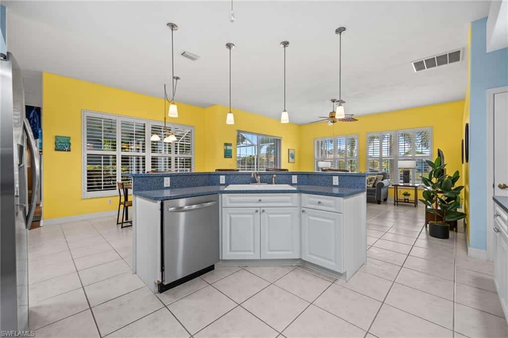 205 37th Ln, Cape Coral, photo 17