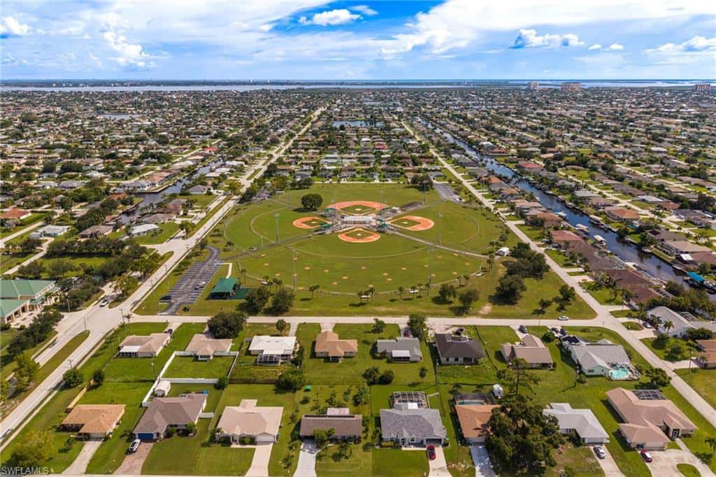 205 37th Ln, Cape Coral, photo 43