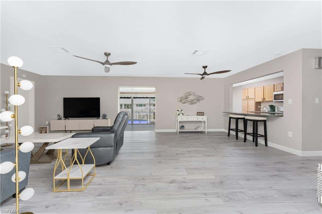 951 Lassino Ct, Punta Gorda, photo 10