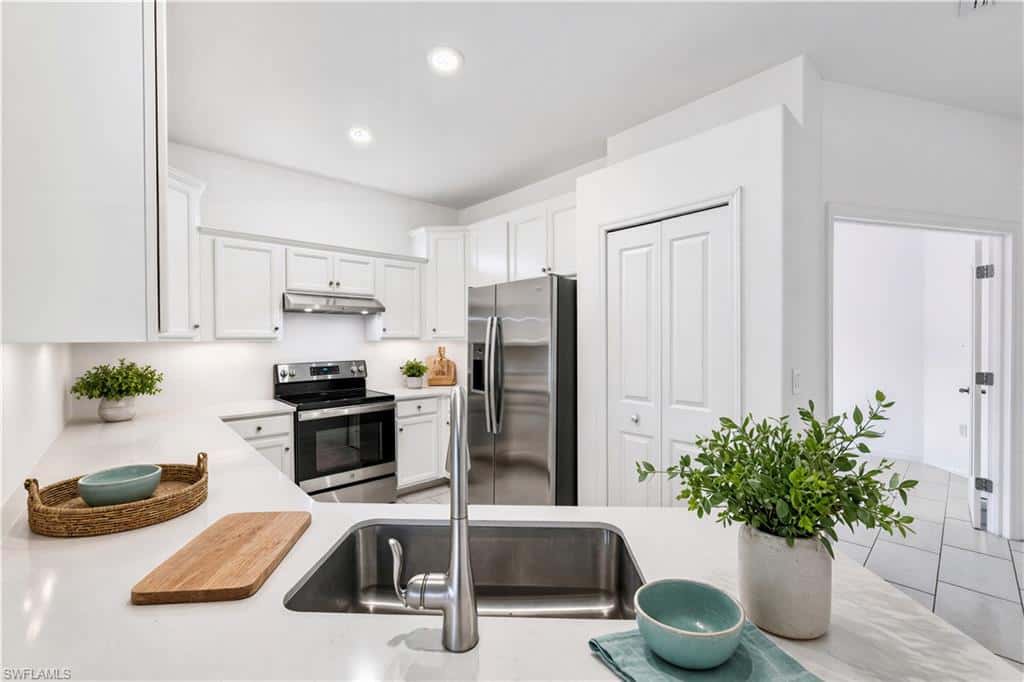 2583 Vine Ave, Naples, photo 5