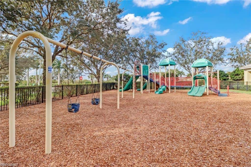 2884 Citrus St, Naples, photo 25