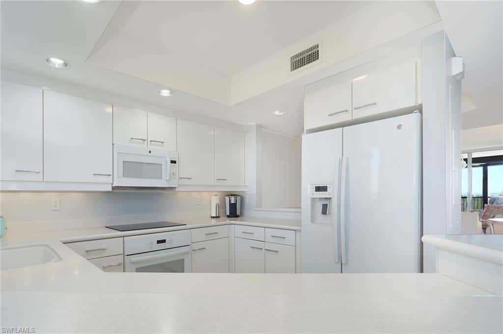 7225 Pelican Bay Blvd #502, Naples, photo 9