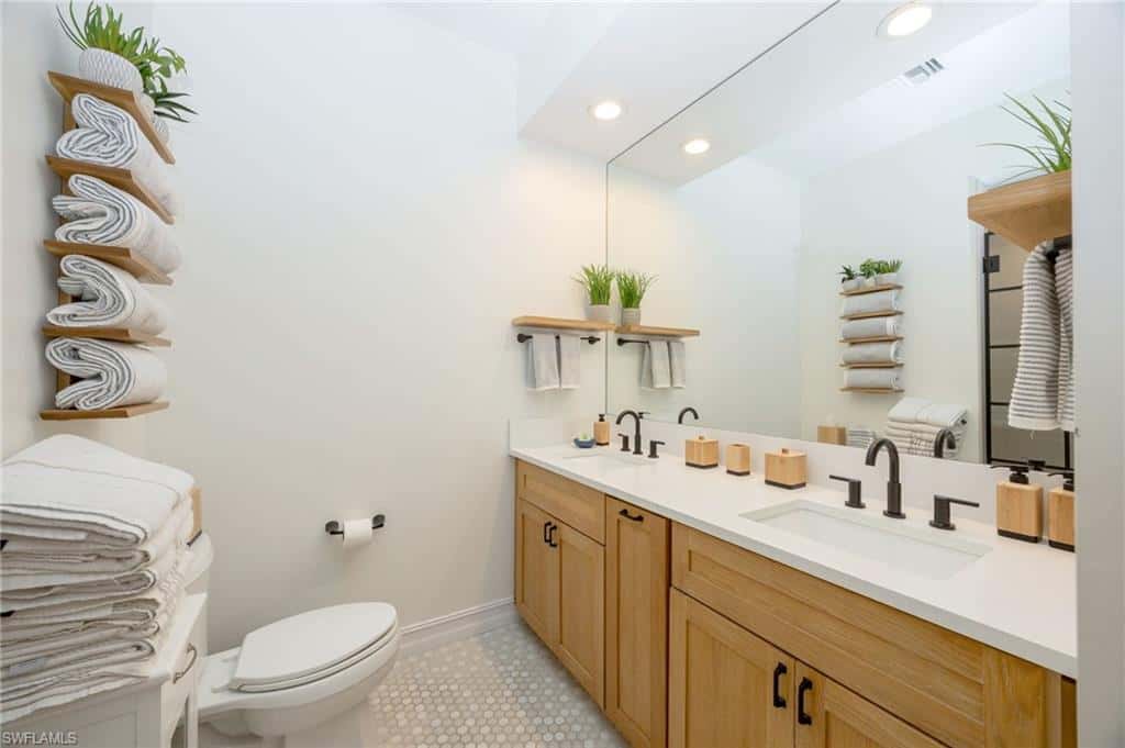 8137 Ronda Ct, Naples, photo 17