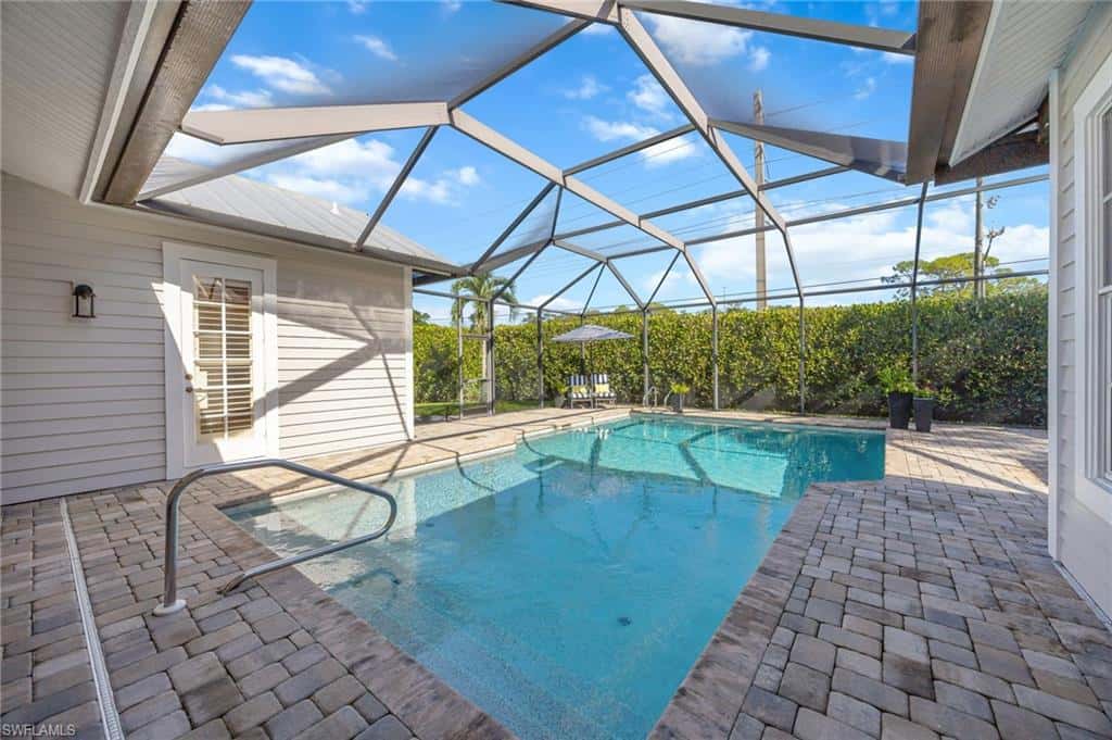 8137 Ronda Ct, Naples, photo 24