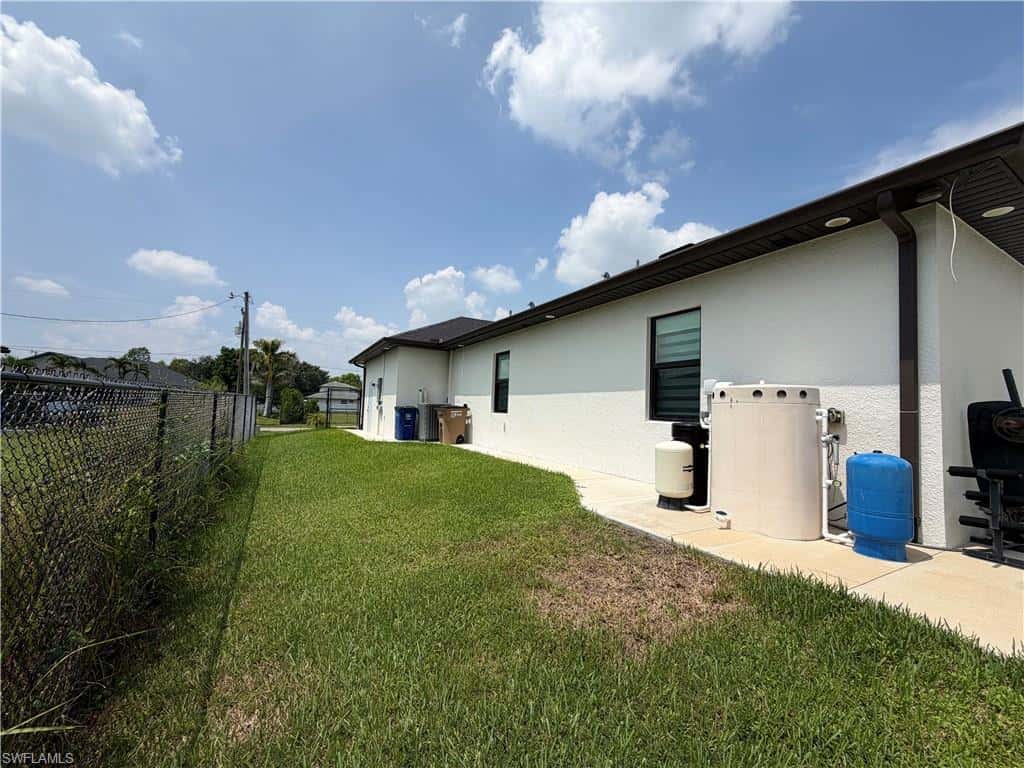 910 Venice Ave, Lehigh Acres, photo 38