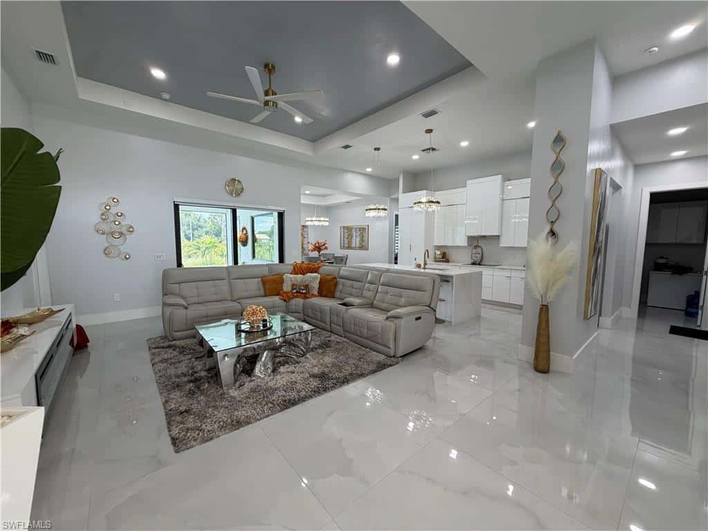910 Venice Ave, Lehigh Acres, photo 8
