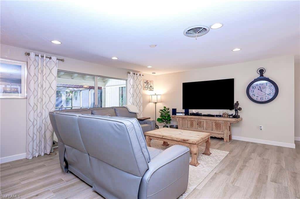 5675 Golden Oaks Ln, Naples, photo 8
