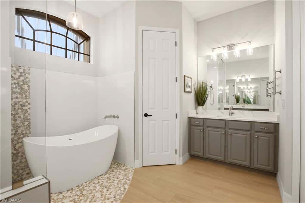 2400 39th Ter, Cape Coral, photo 28