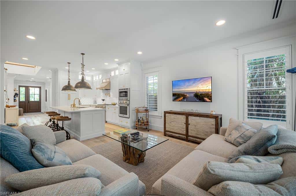 723 Myrtle Ter, Naples, photo 18