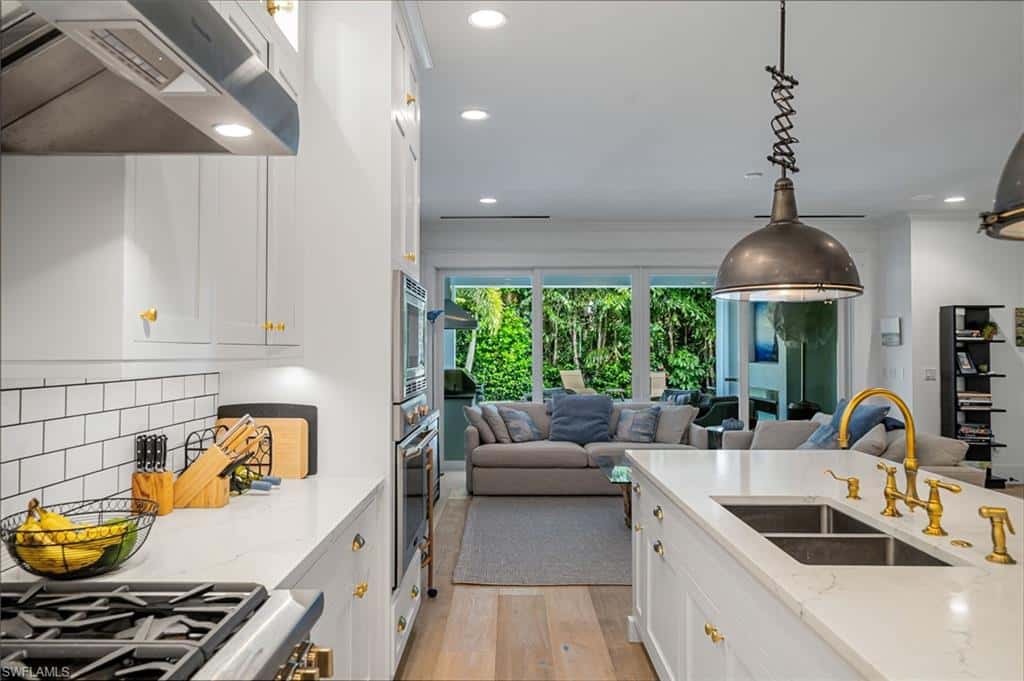 723 Myrtle Ter, Naples, photo 11