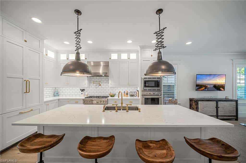 723 Myrtle Ter, Naples, photo 8