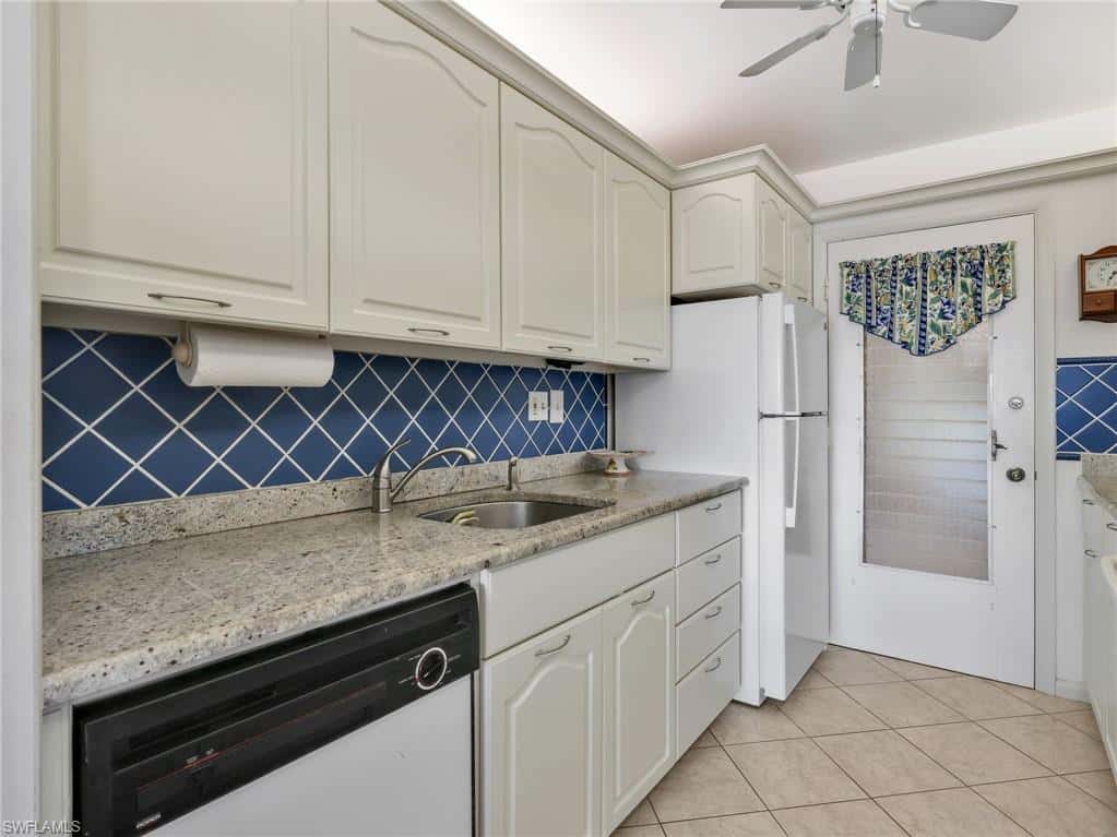 2150 Gulf Shore Blvd #407, Naples, photo 13