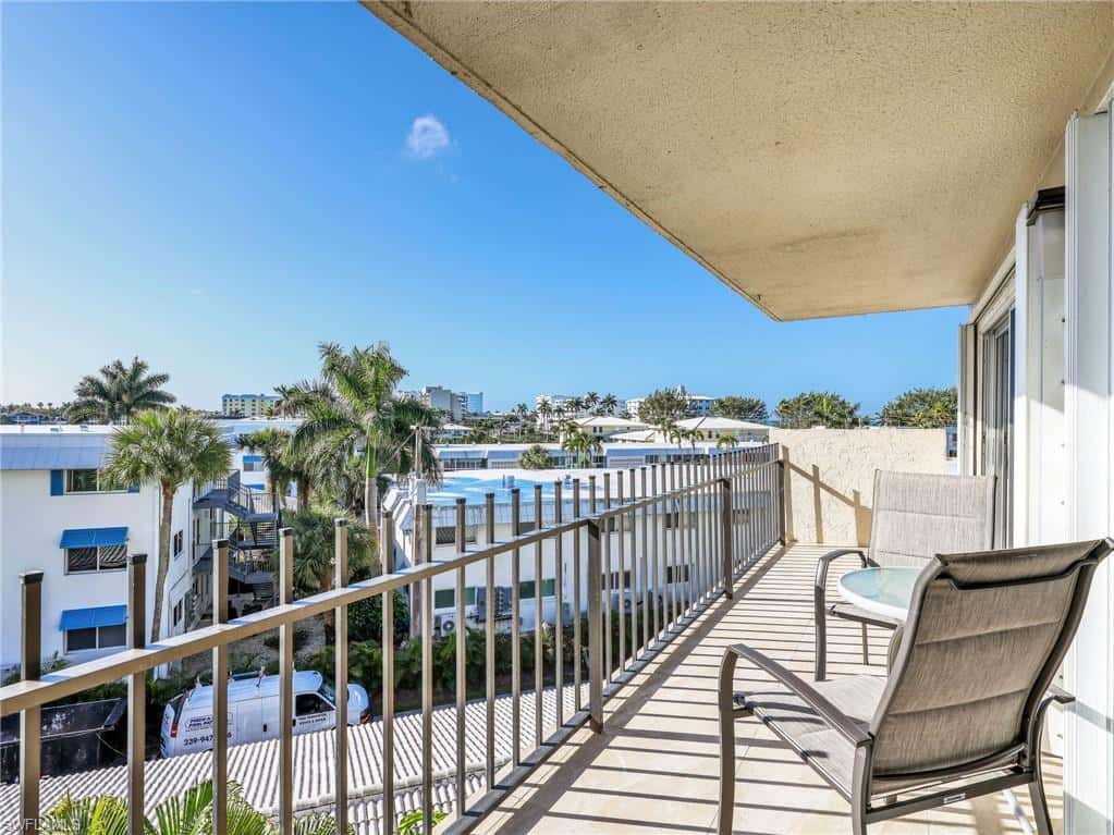 2150 Gulf Shore Blvd #407, Naples, photo 17
