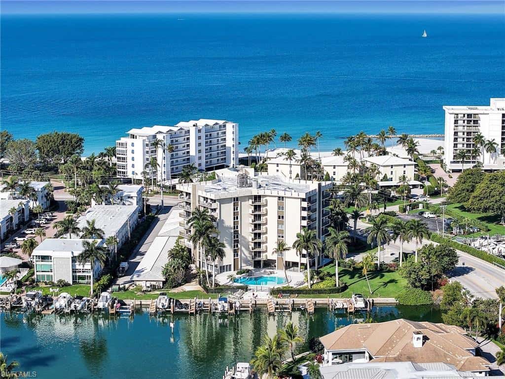 2150 Gulf Shore Blvd #407, Naples, photo 38