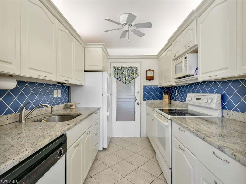 2150 Gulf Shore Blvd #407, Naples, photo 11