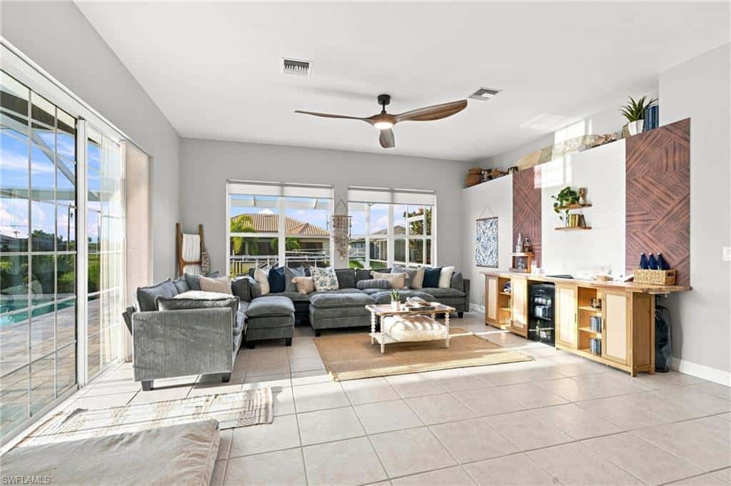 1909 29th Ter, Cape Coral, photo 6