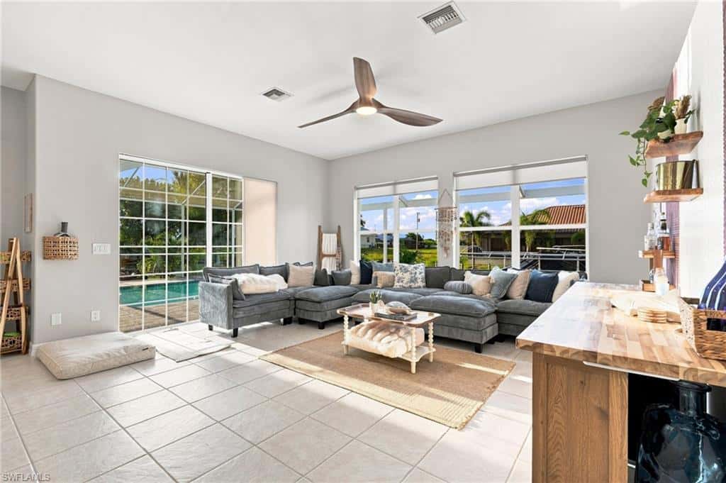 1909 29th Ter, Cape Coral, photo 7