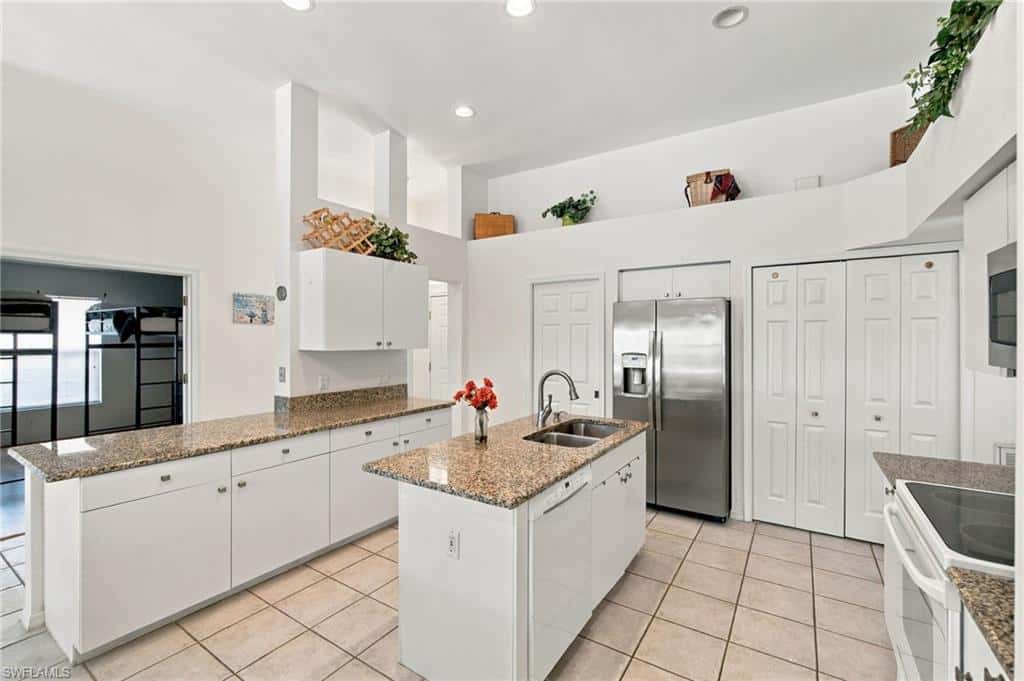 22175 Seashore Cir, Estero, photo 12