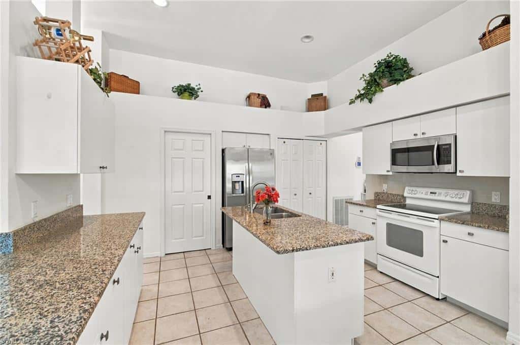 22175 Seashore Cir, Estero, photo 9