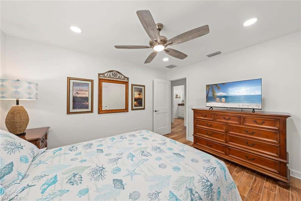 9421 Moonlight Dr, Sanibel, photo 43