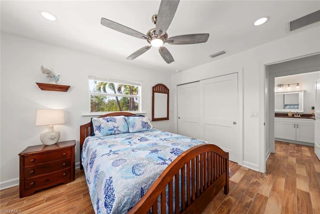 9421 Moonlight Dr, Sanibel, photo 38