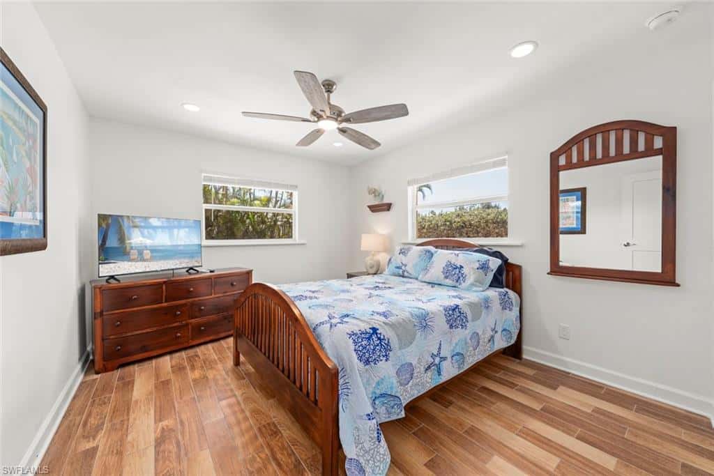 9421 Moonlight Dr, Sanibel, photo 37