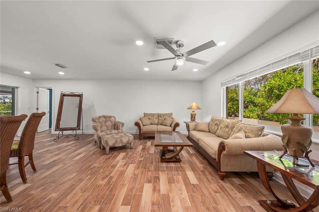9421 Moonlight Dr, Sanibel, photo 4