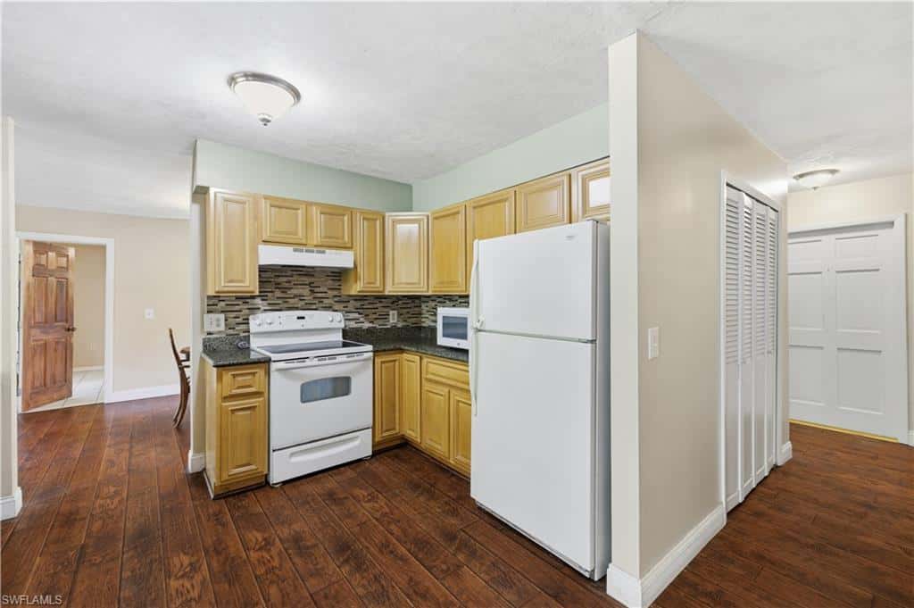 5681 Bur Oaks Ln, Naples, photo 17