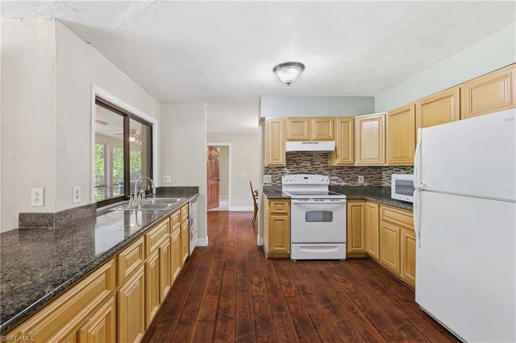5681 Bur Oaks Ln, Naples, photo 18