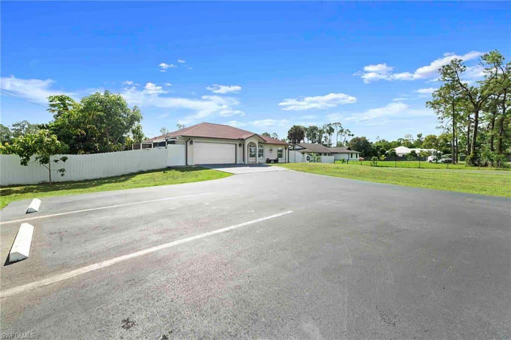 2070 39th St, Naples, photo 32