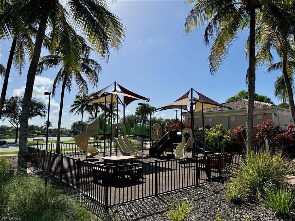 8647 Genova Ct, Naples, photo 32