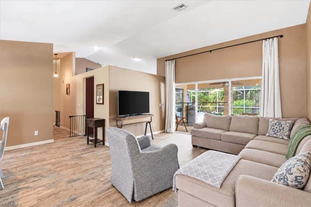 713 Milwaukee Blvd, Lehigh Acres, photo 5