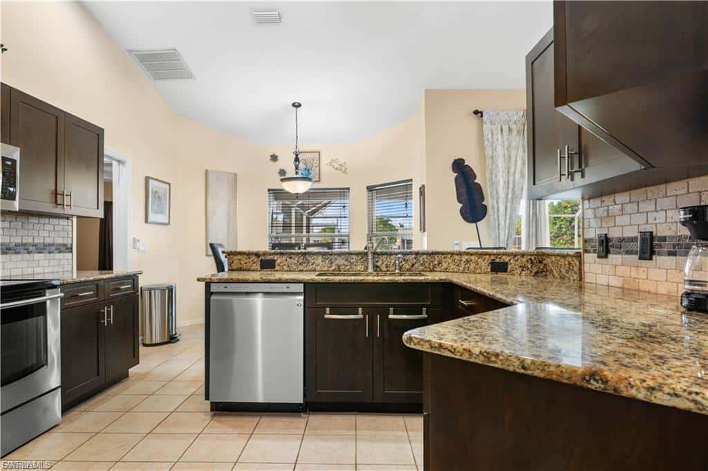 314 12th Ct, Cape Coral, photo 7