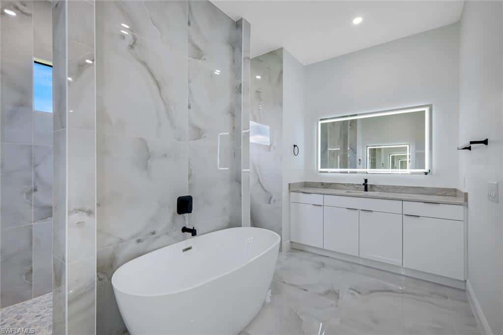 215 37th Ln, Cape Coral, photo 20