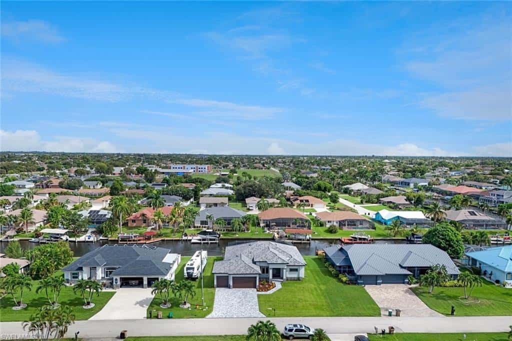 215 37th Ln, Cape Coral, photo 4