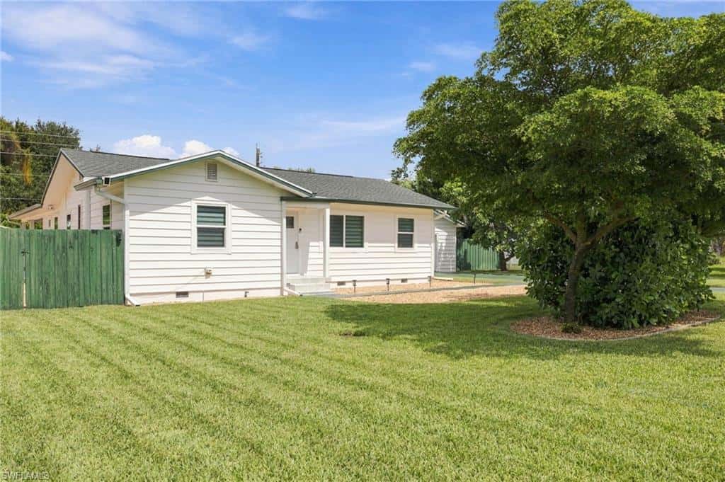 1657 Ardmore Rd, Fort Myers, photo 8