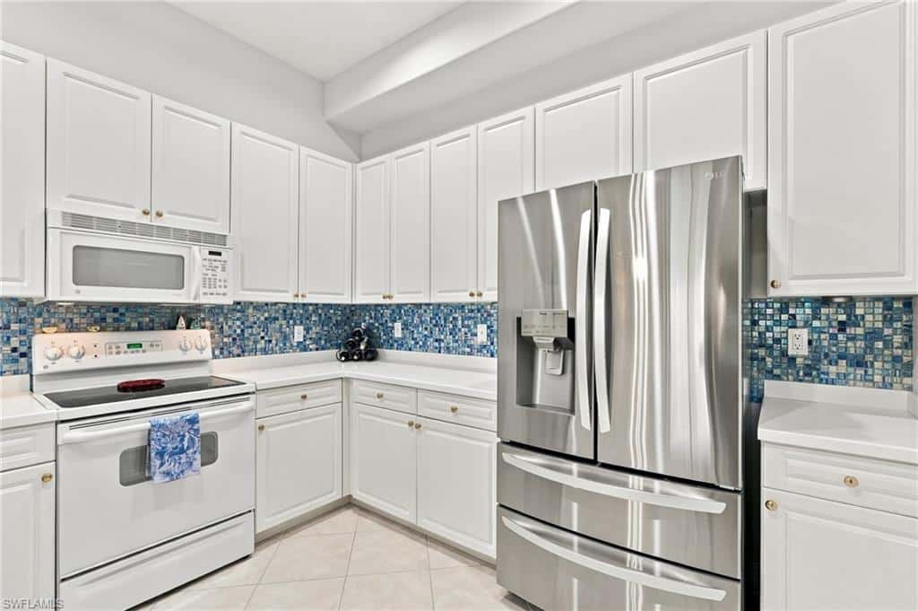 1112 Manor Lake Dr #202, Naples, photo 6
